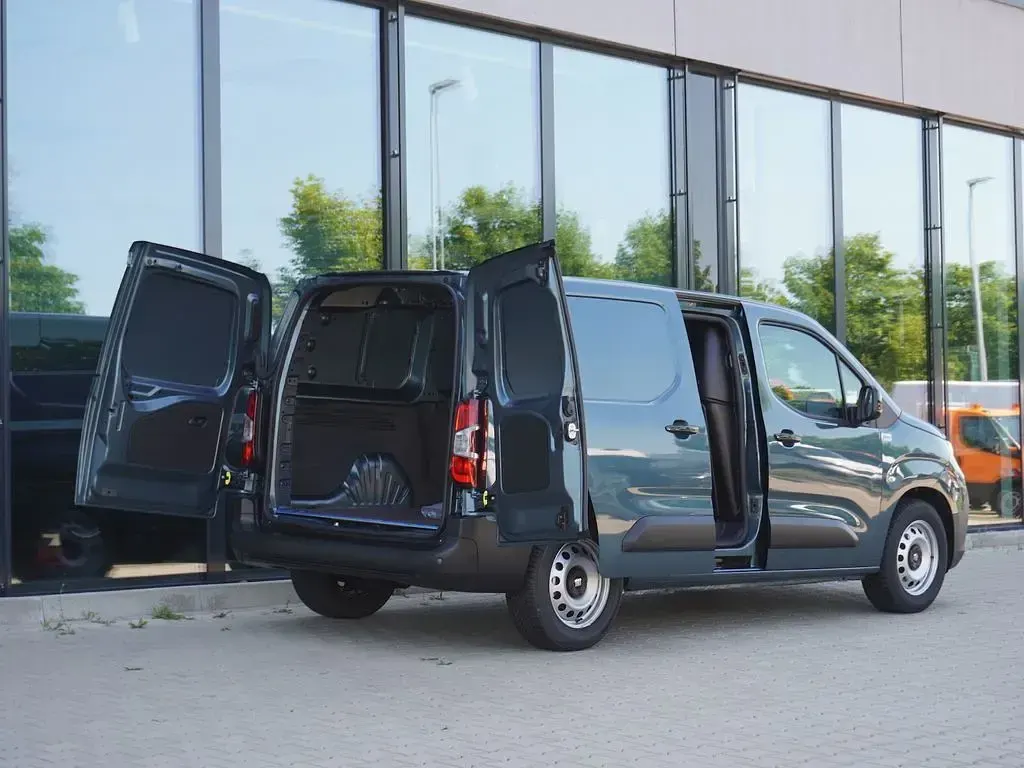 Neu Fiat e-Doblò 100 kW (136 PS) 2026 Libeccio blau Van / Kleinbus