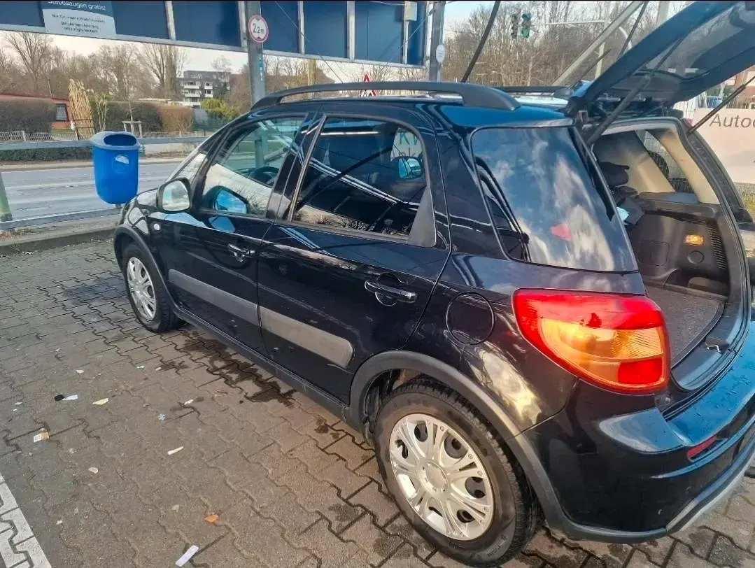 Gebraucht Suzuki SX4 120 PS (88 kW) 2010 Schwarz SUV