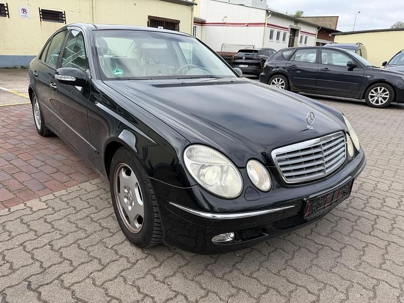 Second-hand Mercedes E270 177 CP (130 kW) 2003 Berlinǎ