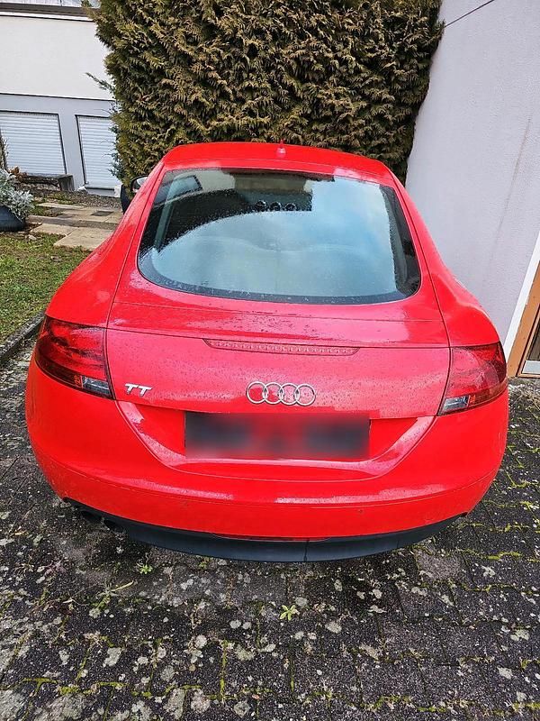 Gebraucht Audi TT 160 PS (117 kW) 2010 Rot Coupé