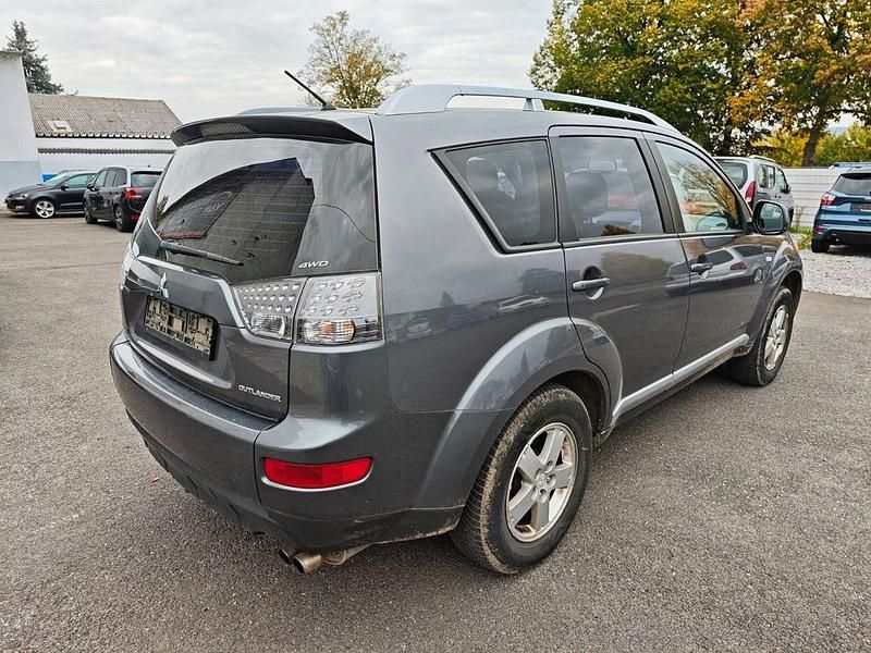 Gebraucht Mitsubishi Outlander Invite 140 PS (102 kW) 2009 Effektgrau (p) SUV
