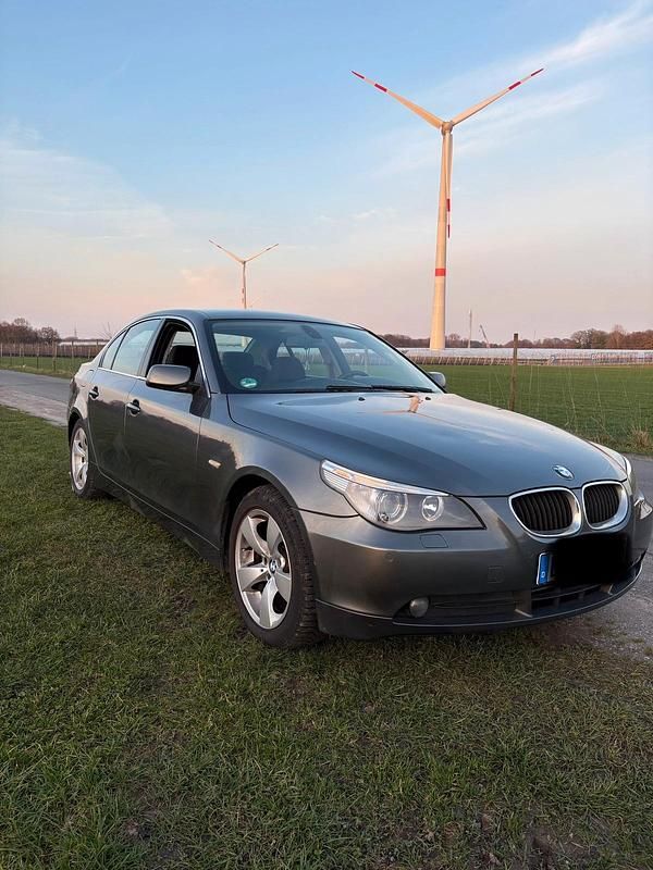Gebraucht BMW 523 177 PS (130 kW) 2005 Grau Limousine