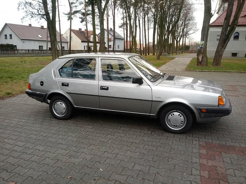Gebraucht Volvo 340 70 PS (51 kW) 1985 Grau Kleinwagen