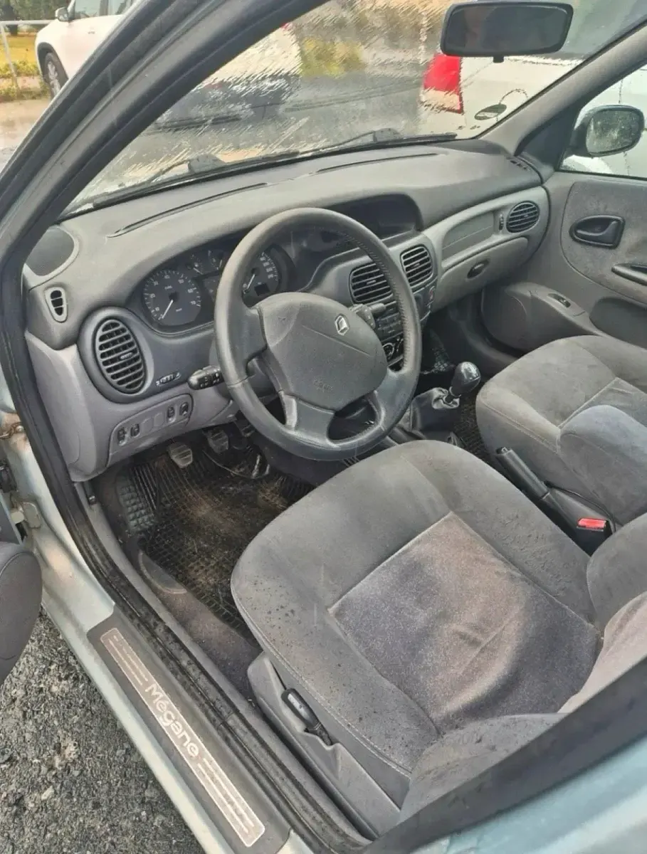 Gebraucht Renault Mégane 107 PS (78 kW) 2001 Grau Kleinwagen