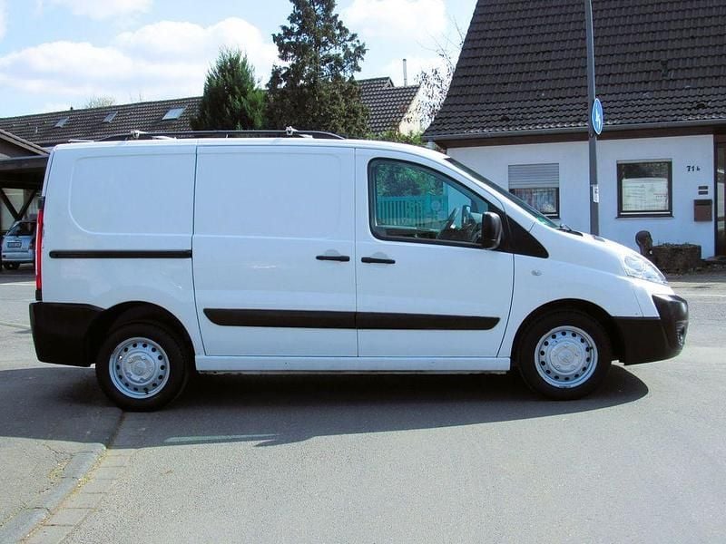 Gebraucht Toyota Proace 128 PS (94 kW) 2014 Weiß Van / Kleinbus