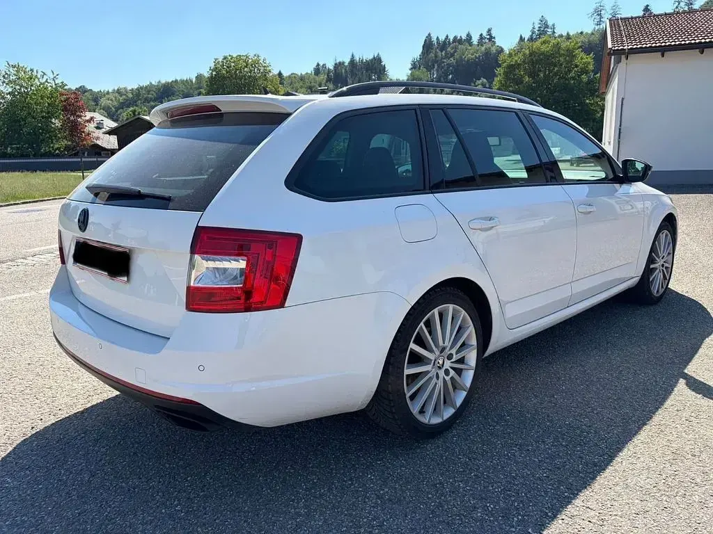 Używany Skoda Octavia RS 184 KM (135 kW) 2015 Biały Kombi