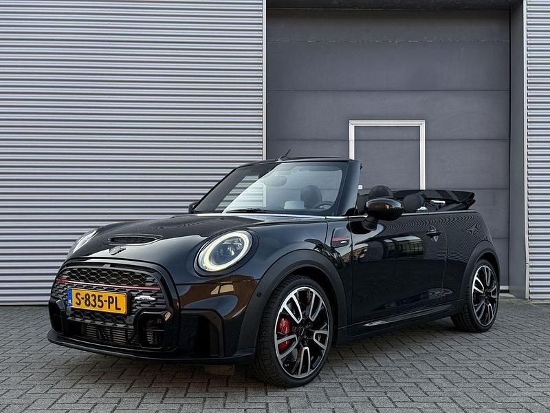 Schwarz Gebraucht 2023 Mini John Cooper Works Cabriolet Classic Cabrio | 33.879 € (Guter Preis) - Bild 1/4