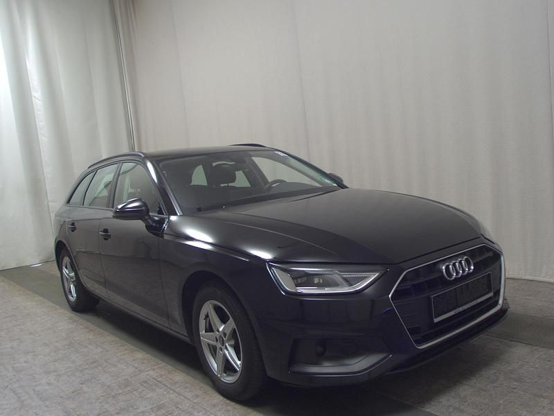 Gebraucht Audi A4 136 PS (100 kW) 2023 Brillantschwarz Kombi