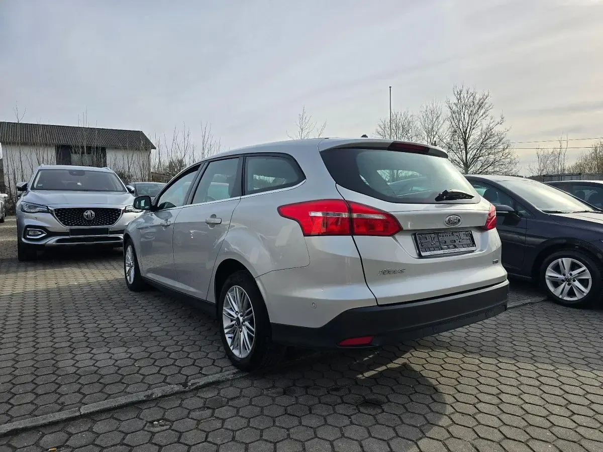 Gebraucht Ford Focus Cool & Connect 125 PS (91 kW) 2018 Grau Kombi