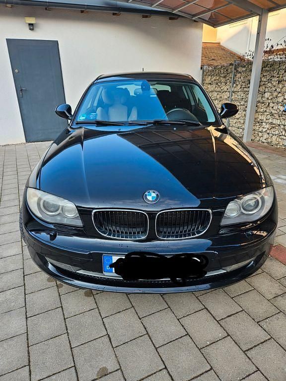 Gebraucht BMW 116 Performance 122 PS (89 kW) 2011 Schwarz Kleinwagen