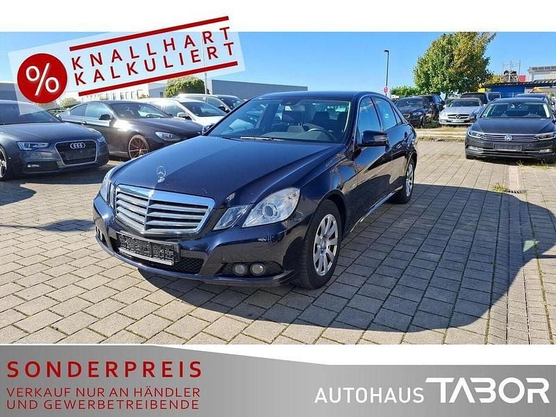Tansanitblau Gebraucht 2010 Mercedes E220 Limousine | 10.485 € (Superpreis) - Bild 1/4