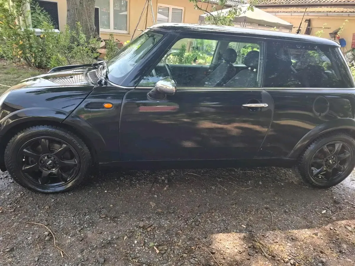 Gebraucht Mini ONE 90 PS (66 kW) 2003 Schwarz Kleinwagen