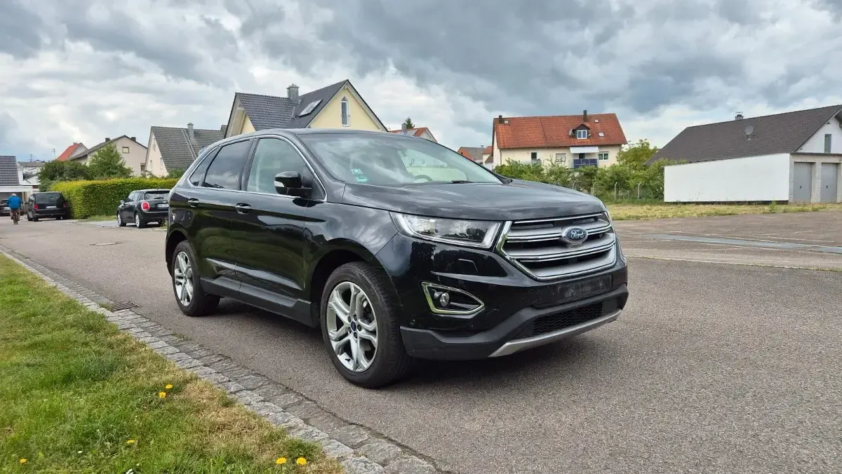 Gebraucht Ford Edge Titanium 209 PS (153 kW) 2016 Schwarz SUV