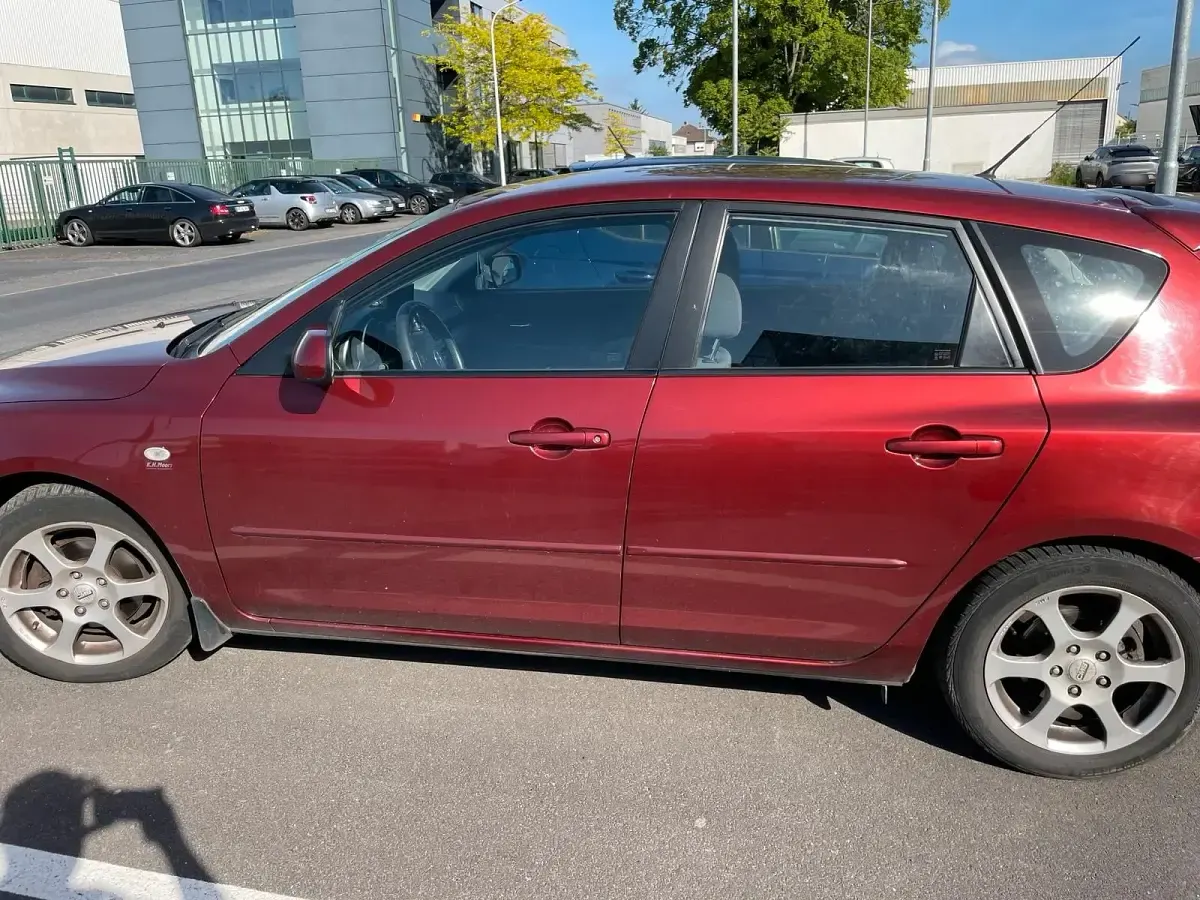 Gebraucht Mazda 3 105 PS (77 kW) 2008 Andere farben Limousine