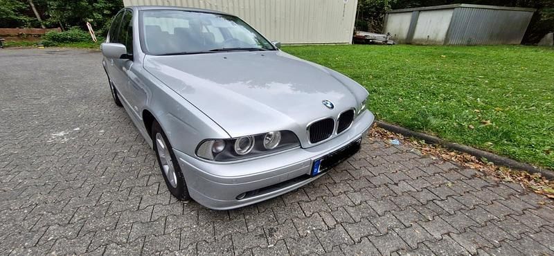 Silber Gebraucht 2000 BMW 520 Limousine | 4.700 € (Fairer Preis) - Bild 1/4