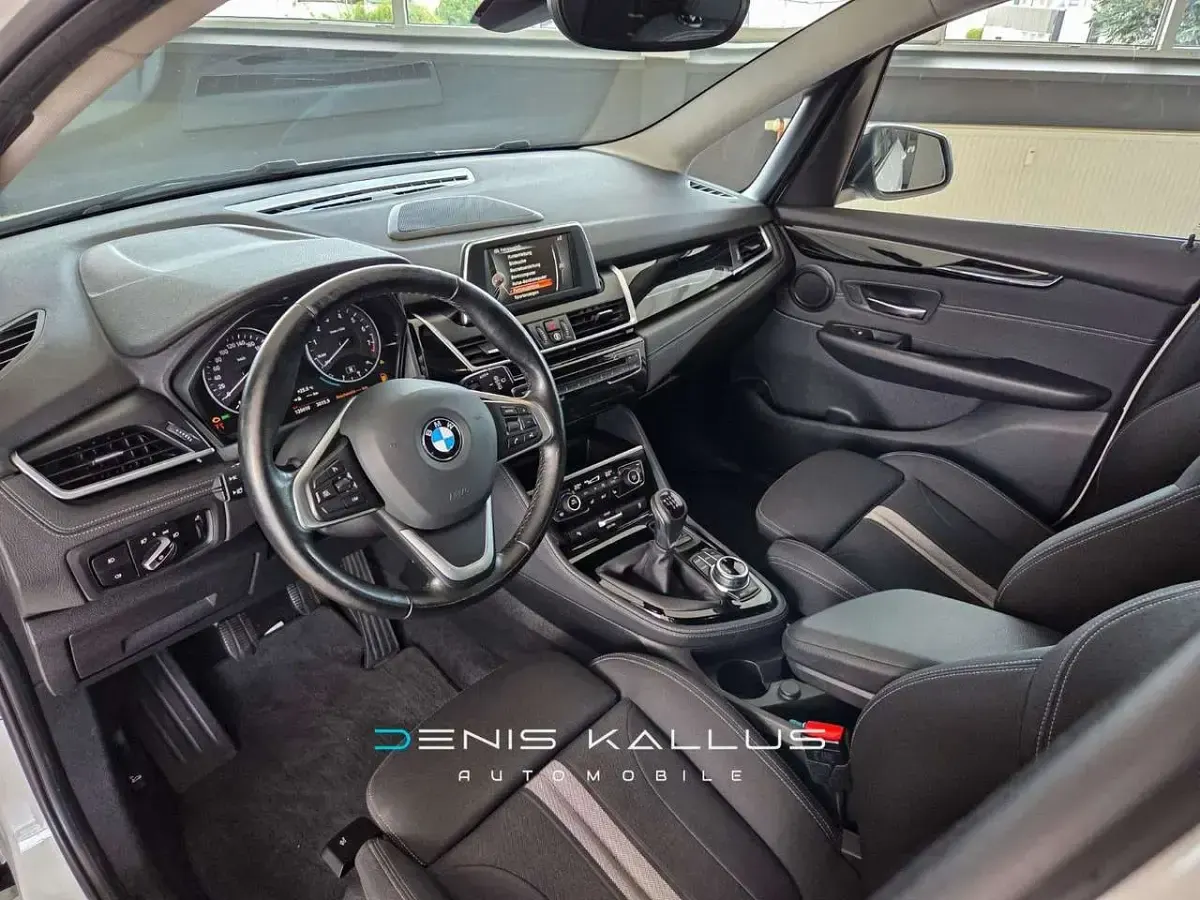 Gebraucht BMW 220 Gran Tourer Sport Line 192 PS (141 kW) 2017 Alpinweiss iii Van / Kleinbus