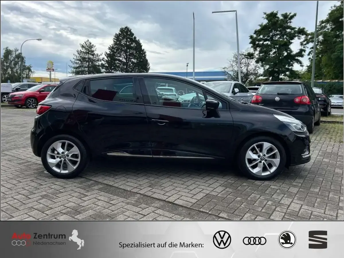Gebraucht Renault Clio LIMITED 120 PS (88 kW) 2017 Schwarz Kleinwagen