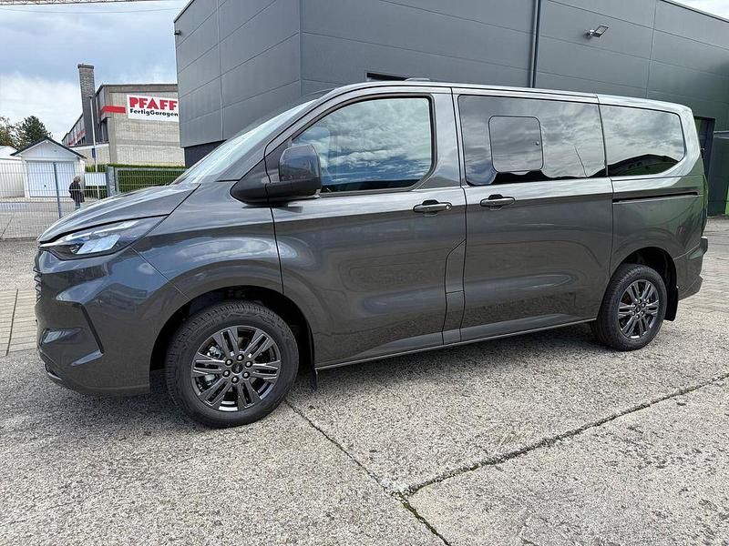 Grau Neu 2025 Ford Transit Custom Limited Van / Kleinbus | 41.950 € (Fairer Preis) - Bild 1/4