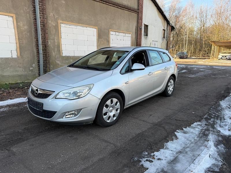 Gebraucht Opel Astra 125 PS (91 kW) 2011 Silber Kombi