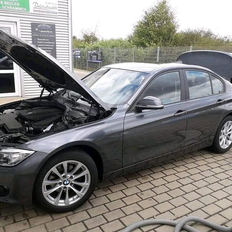 Grau Gebraucht 2014 BMW 318 Limousine | 13.500 € (Fairer Preis) - Bild 1/4