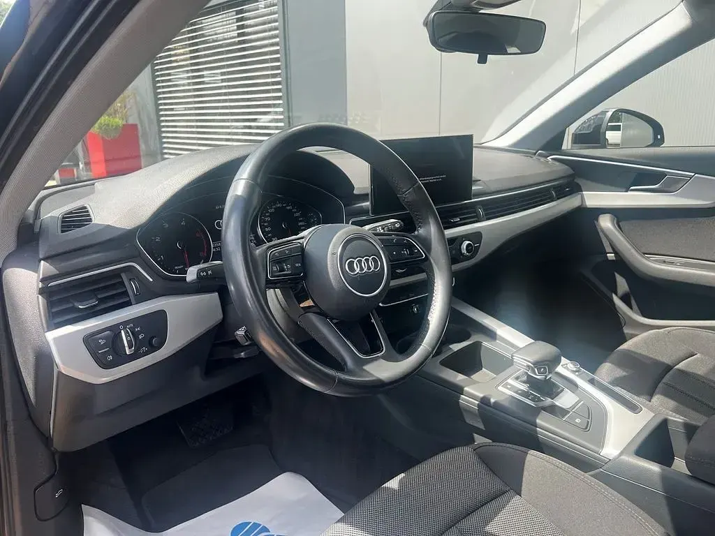 Gebraucht Audi A4 Ambiente 136 PS (100 kW) 2020 Schwarz Kombi