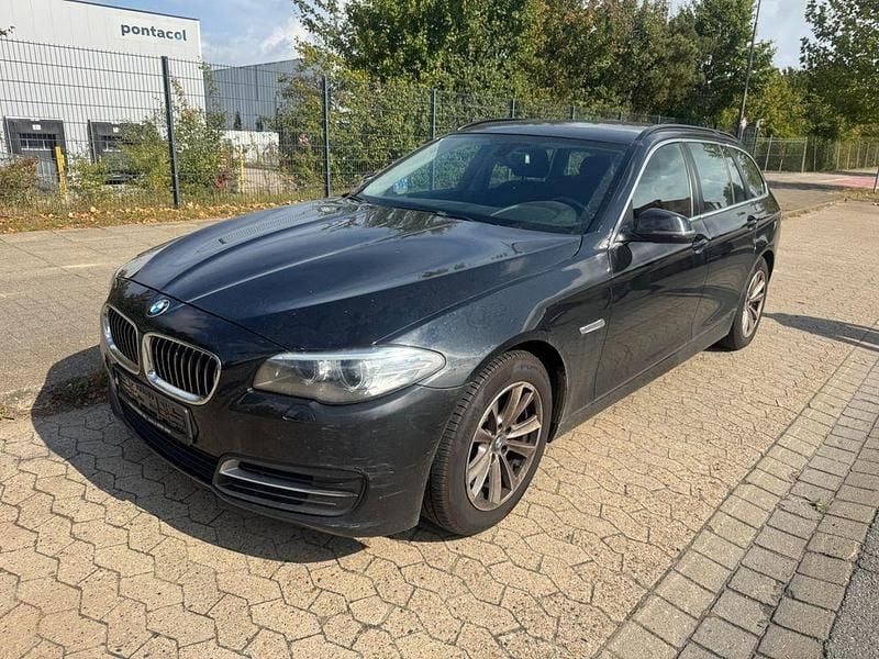 Schwarz Gebraucht 2015 BMW 520 Limousine | 6.450 € (Superpreis) - Bild 1/4