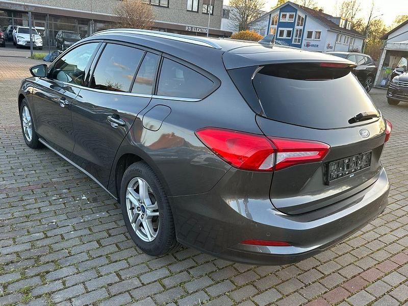 Gebraucht Ford Focus Sport 120 PS (88 kW) 2022 Grau Limousine