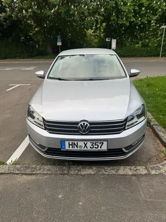 Używany VW Passat Edition 122 KM (89 kW) 2013 Szary Sedan/Limuzyna