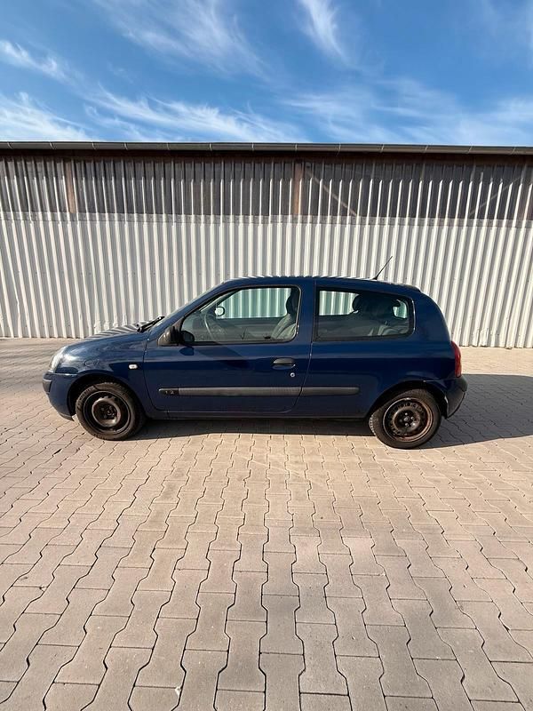 Gebraucht Renault Clio II 50 PS (36 kW) 2004 Blau Kleinwagen
