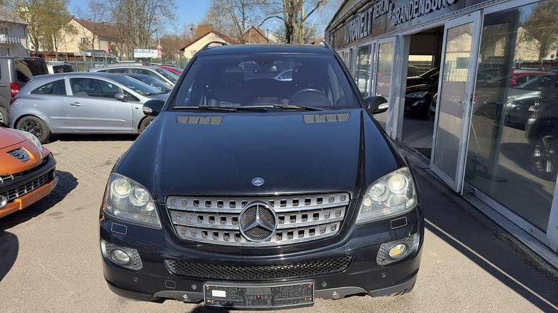 Gebraucht Mercedes ML280 AMG Edition 1 190 PS (139 kW) 2008 Schwarz SUV