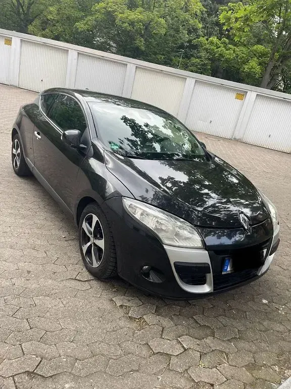 Gebraucht Renault Mégane Coupé Dynamique 131 PS (96 kW) 2011 Schwarz Coupé