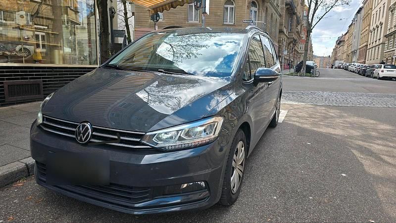Gebraucht VW Touran 150 PS (110 kW) 2022 Grau Van / Kleinbus