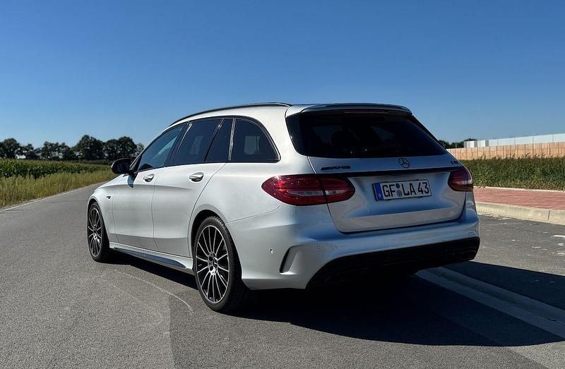 Silber Gebraucht 2017 Mercedes C43 AMG AMG Limousine | 29.900 € (Superpreis) - Bild 1/4
