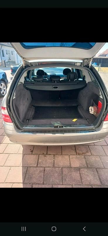 Gebraucht Mercedes E220 150 PS (110 kW) 2005 Grau Kombi