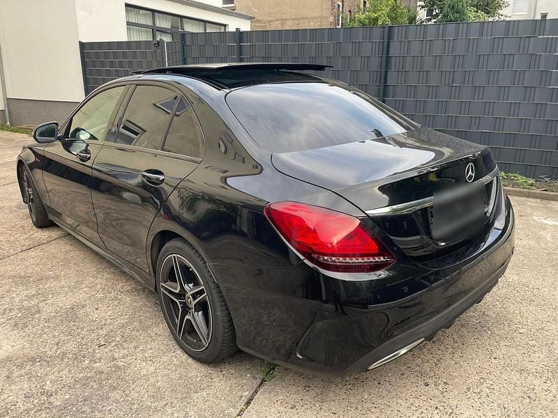 Gebraucht Mercedes C200 AMG line 160 PS (117 kW) 2019 Schwarz Limousine