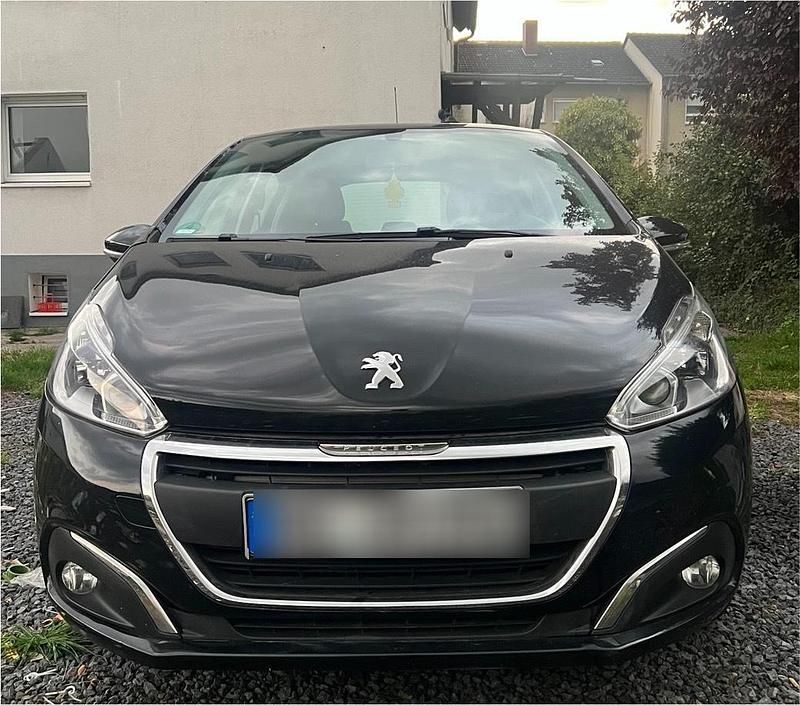 Schwarz Gebraucht 2017 Peugeot 208 Kleinwagen | 4.700 € (Guter Preis) - Bild 1/4