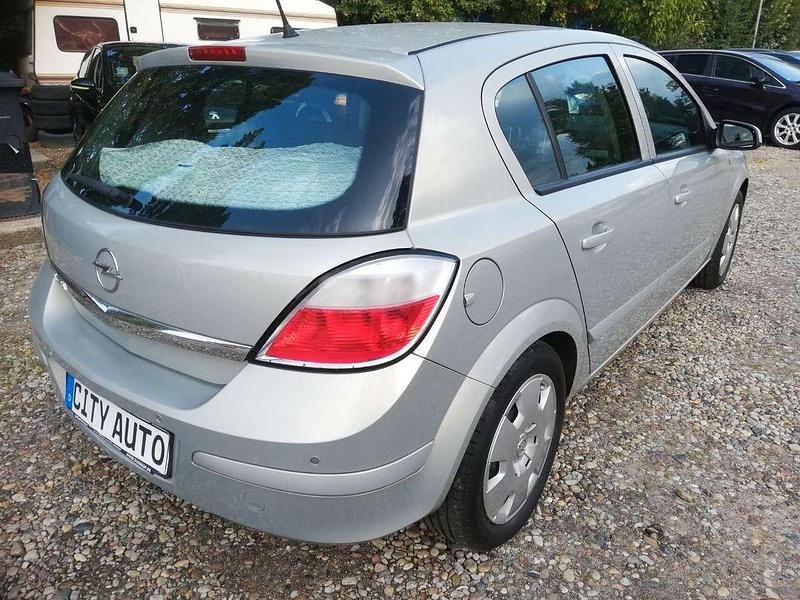 Gebraucht Opel Astra Edition 90 PS (66 kW) 2006 Gold Limousine