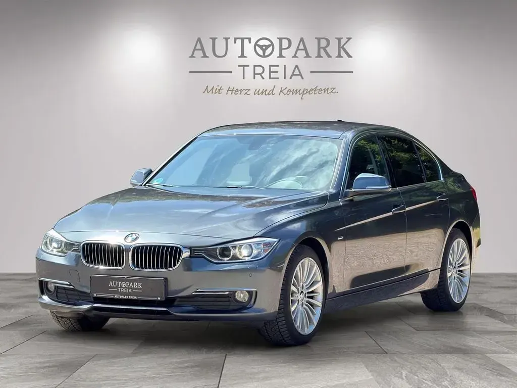Gebraucht BMW 318 Luxury Line 143 PS (105 kW) 2015 Grau Limousine