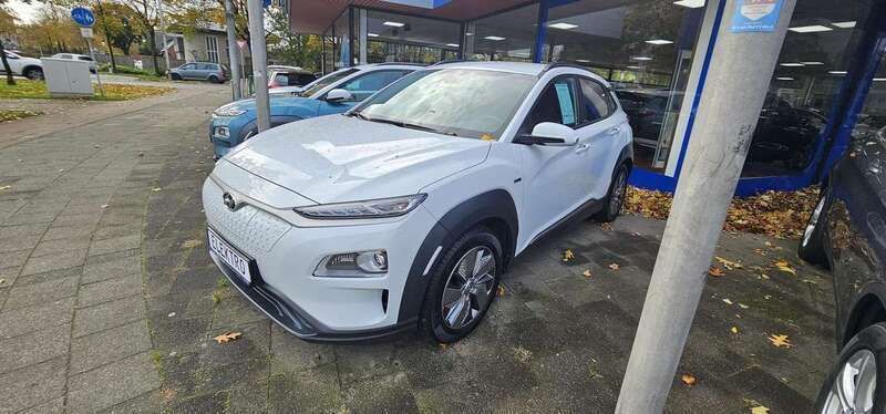 Weiß Gebraucht 2020 Hyundai Kona Style SUV | 22.889 € (Fairer Preis) - Bild 1/4