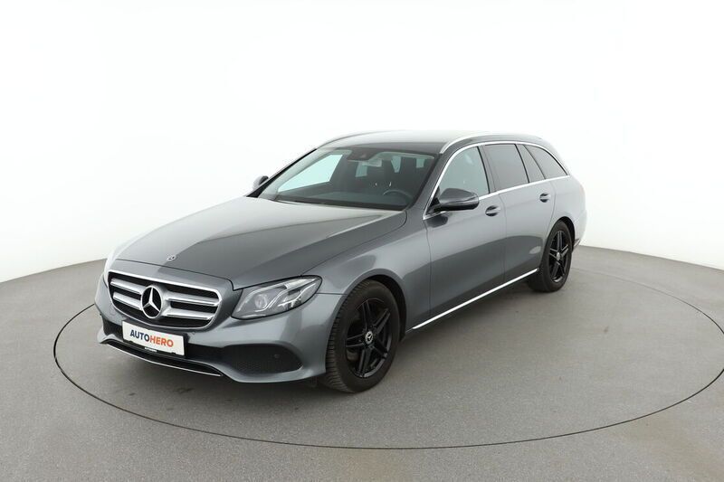 Grau Gebraucht 2017 Mercedes E200 Avantgarde Kombi | 23.290 € (Fairer Preis) - Bild 1/4