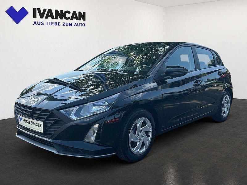 Phantom black Gebraucht 2024 Hyundai i20 Select Kleinwagen | 16.390 € (Fairer Preis) - Bild 1/4