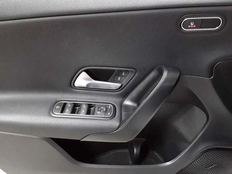 Gebraucht Mercedes CLA200 150 PS (110 kW) 2021 Polarweiß Kombi