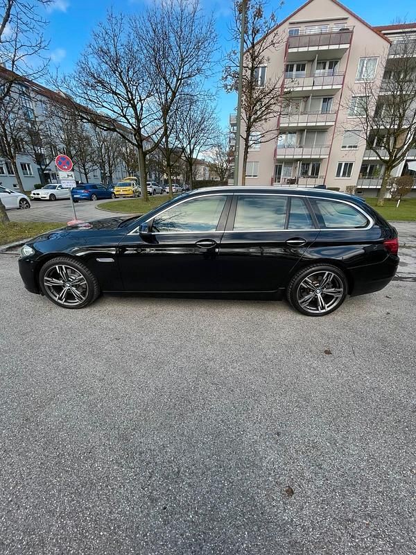 Gebraucht BMW 520 190 PS (139 kW) 2015 Schwarz Kombi
