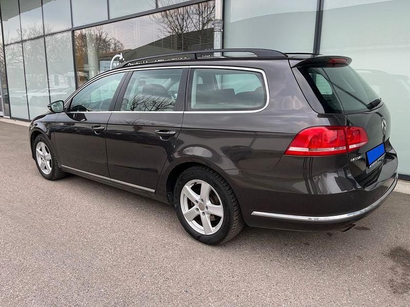 Gebraucht VW Passat Comfortline 122 PS (89 kW) 2011 Braun Kombi