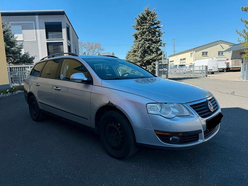 Usado VW Passat 140 HP (102 kW) 2010 Prateado Carrinha