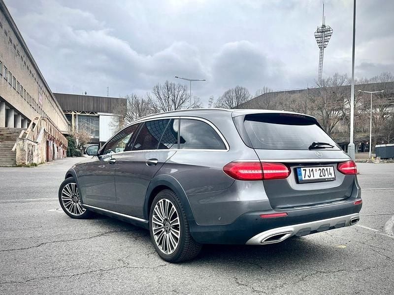 Usata Mercedes E350 258 CV (189 kW) 2017 Grigio Berlina