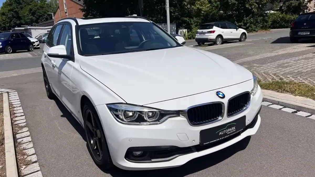 Gebraucht BMW 320 Advantage 190 PS (139 kW) 2016 Alpinweiss iii Kombi