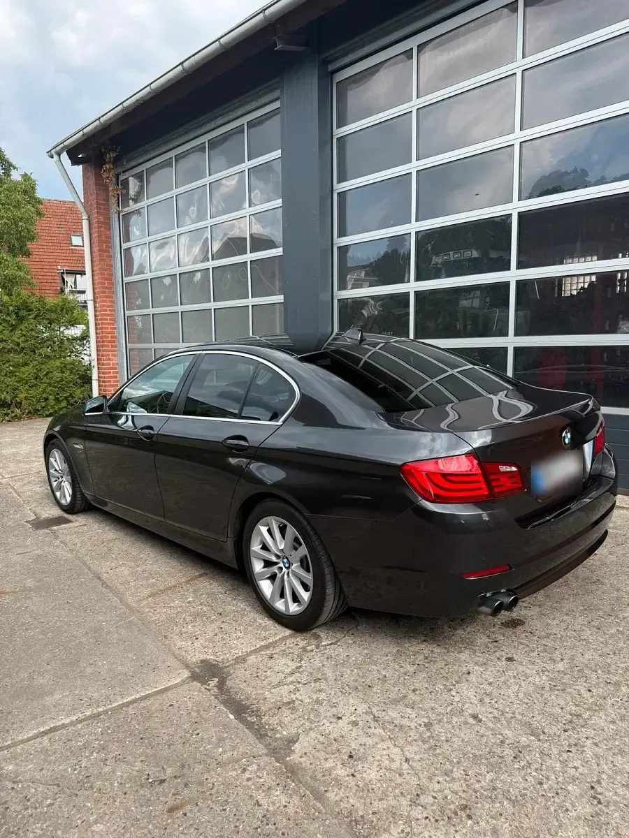 Gebraucht BMW 525 M Sport 204 PS (150 kW) 2010 Grau Limousine