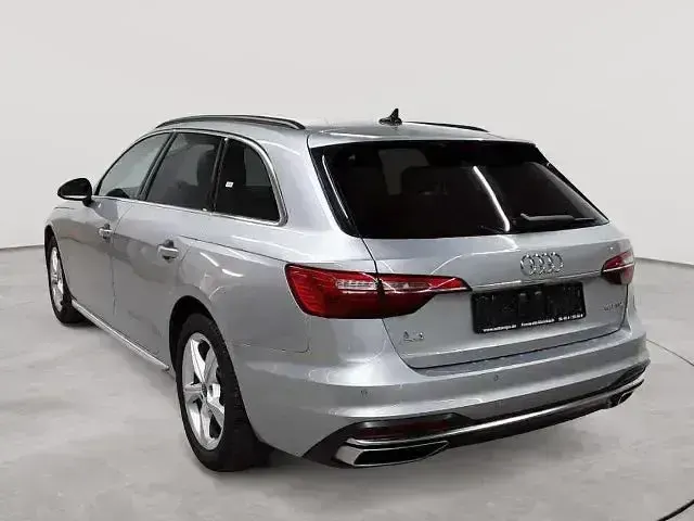 Gebraucht Audi A4 Advanced 204 PS (150 kW) 2024 Florettsilber metallic Kombi