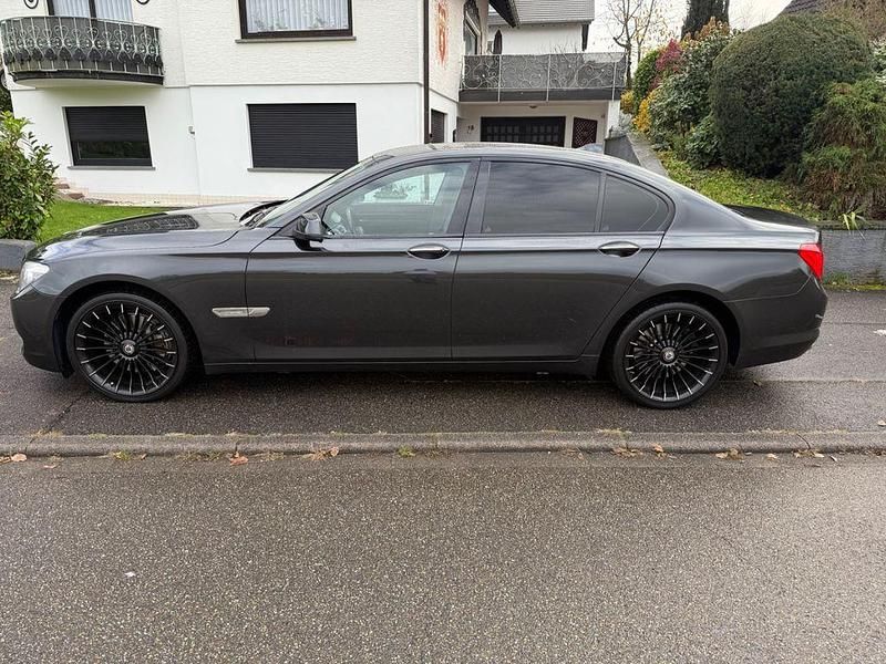 Gebraucht BMW 730 245 PS (180 kW) 2010 Schwarz Limousine